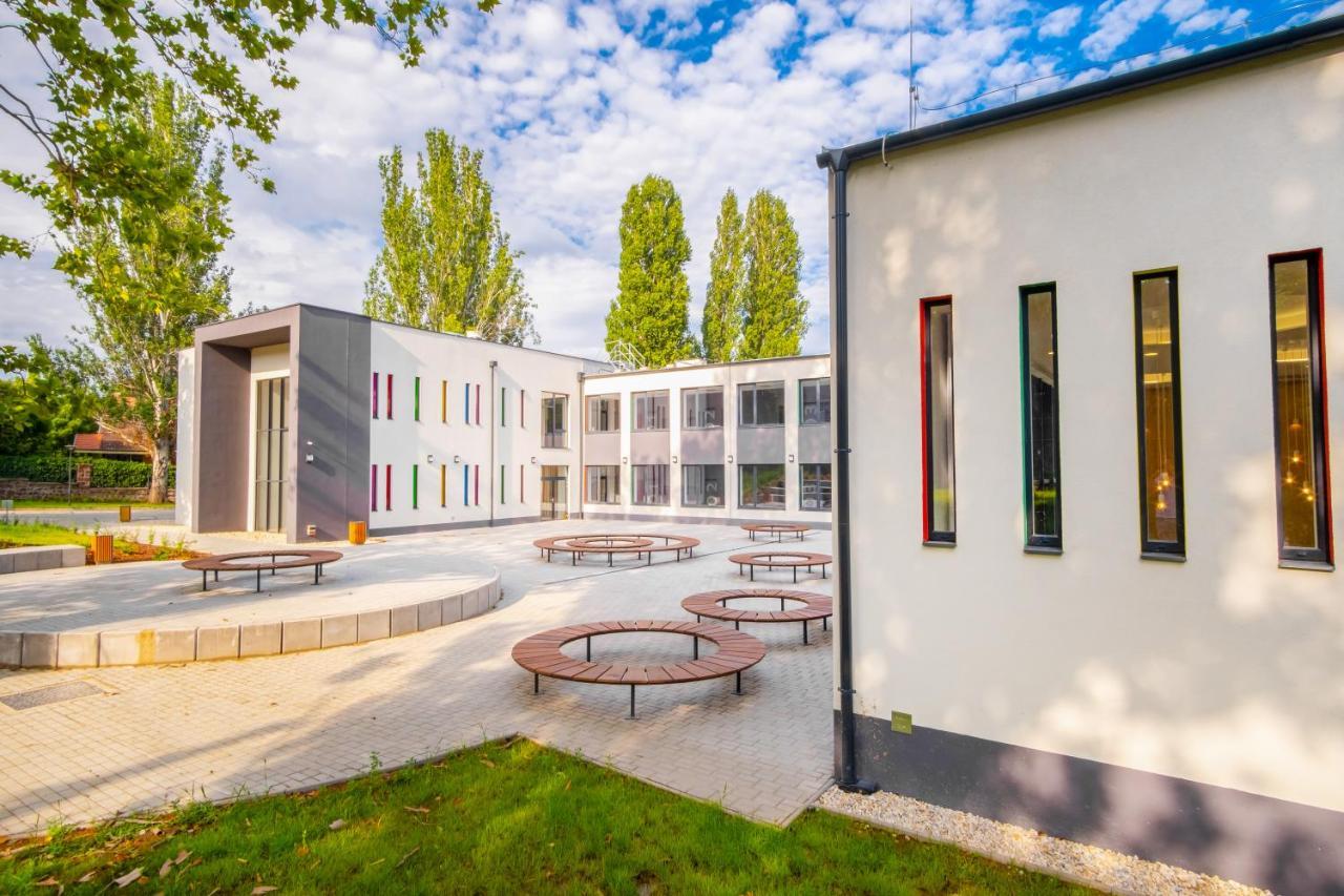Bed and Breakfast Ciszterci Rendezvenykoezpont Balatonalmádi Exteriér fotografie